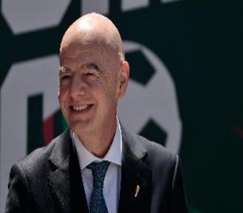 记者:FIFA秘书长已与因凡蒂诺划清界限,正寻求将他拉下马