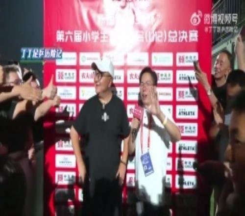 董路:我们在10月份的时候,想组织我们足球小将的14队去韩国