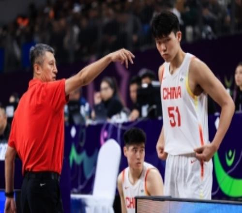 訓(xùn)練師：楊瀚森不是傳統(tǒng)中鋒國家隊對他的用法與在NBA不同
