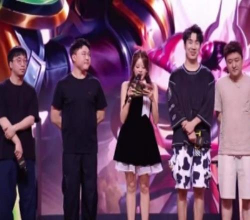 表演賽后采訪Uzi：只要是能回到過(guò)去什么事情都有可能不一樣