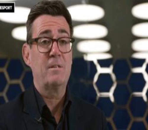 英国首相：因凡蒂诺没让FIFA走上正确道路，他把足球当成赚钱工具