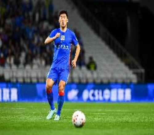 记者：朱辰杰参加申花赛前合练斯卢茨基并不是容易改变的人