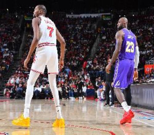 KD：我此前完全不知道詹姆斯會(huì)加盟76人你永遠(yuǎn)猜不透他在想什么
