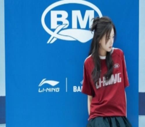 駱歆曬照：你怎么知道我們女高集體出街打卡李寧BM聯(lián)名快閃呀
