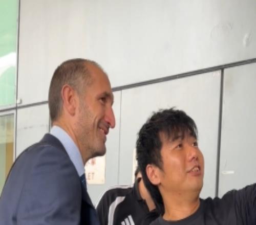 基耶利尼随尤文抵达中国香港,名宿老图拉姆将和部分球员出席活动