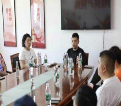 凝心聚力坚定保级决心!青岛海牛俱乐部召开球迷、媒体恳谈会
