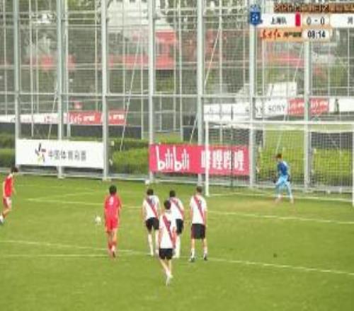 先下一城!吕孟洋第8分钟点射破门,上海U17以10领先河床