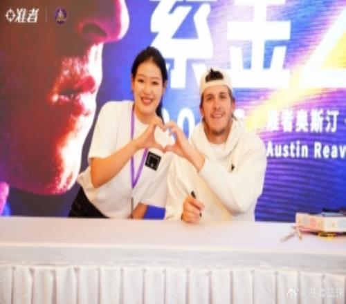 人气火爆里夫斯中国行厦门站粉丝见面会球迷面对面邂逅偶像