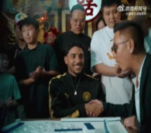 下一个赌神曼城中文社媒：马尔穆什在中国香港体验麻将