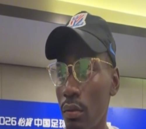 阿苏埃:前几天身体有些不适但可以坚持,新教练组讲究整体性