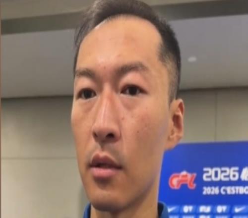 吴曦:教练组按球员能力来布置战术,全队共同努力拿到想要的分数