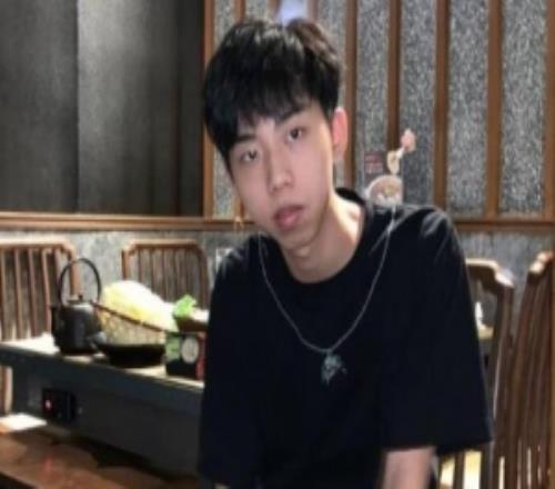 我XDD没有开挂灾难商单XDD官号播《CF》喜提"十年老兵"