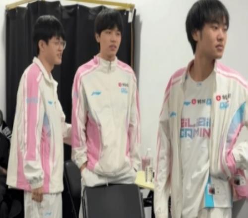 外网评目前最强五人:上单zeus、下路Peyz、BLG中野辅