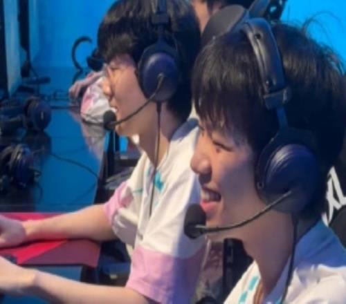 BLG选手调试花絮:“你作弊!”调试小剧场之下路组solo大战