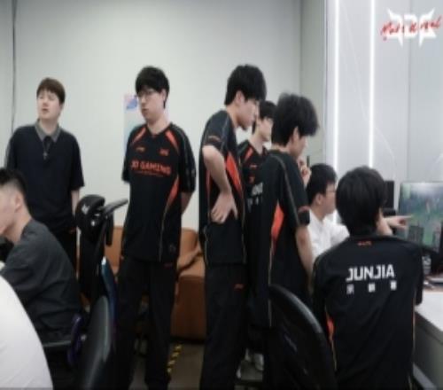 JDG發布戰勝WE賽后返圖：北京主場比賽周我們下一站蘇州見！