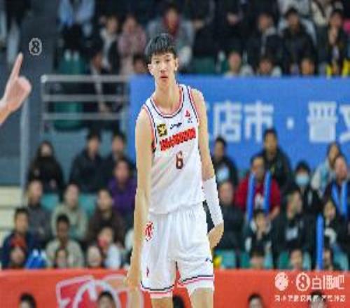 媒体人:广东宏远俱乐部已为黄明依提供B类续约合同