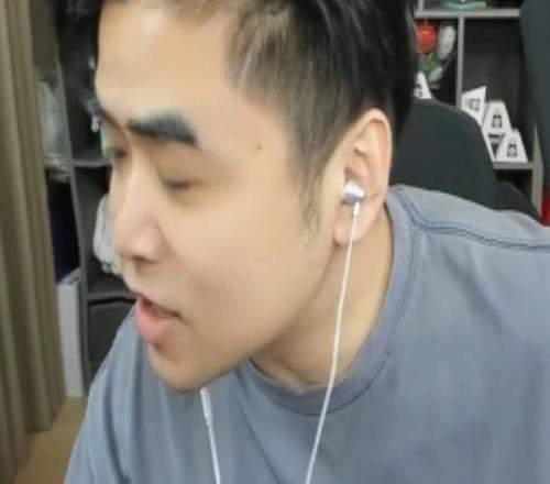 我不选Theshy!朱开:Bin对线强打团强,圣枪哥沟通打团能力强