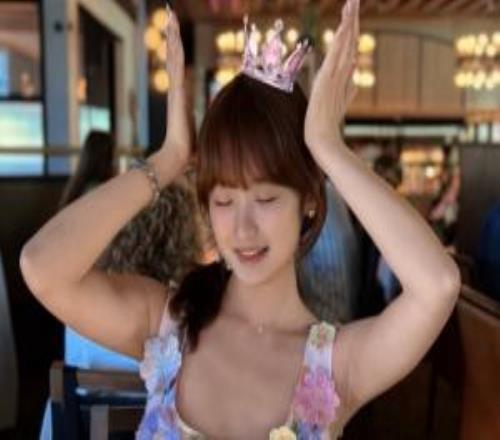 女大三!杨瀚森女友更新社媒晒照为自己的24岁生日庆生