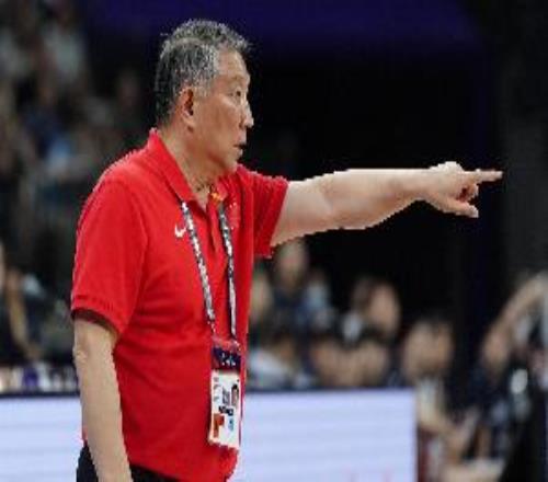 中国篮球之队：中国女篮将系统梳理热身赛暴露的问题直面短板