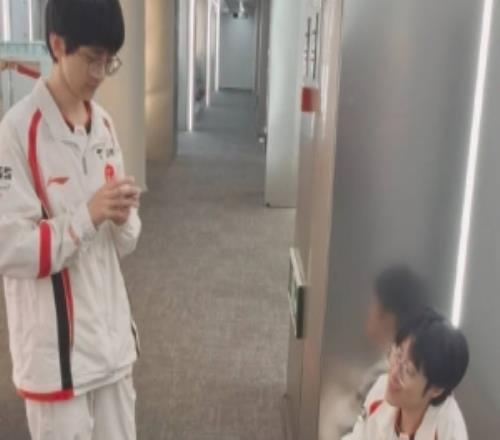 TES分享選手趣味視頻：ZUIAN說卓哥像Zeus卓哥《別把你嚇著了》