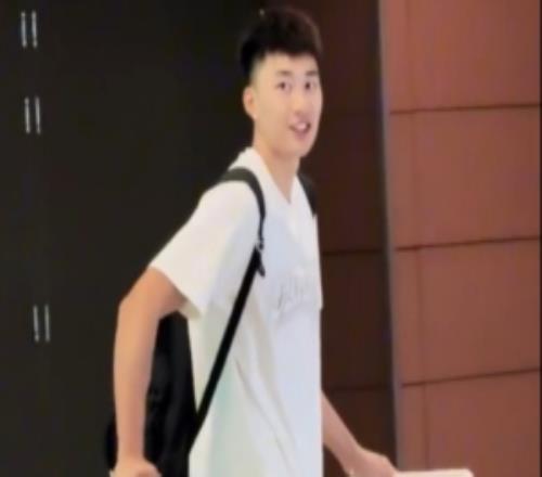 新鮮血液來啦！媒體人：遼寧新援段睿騏已經到達沈陽