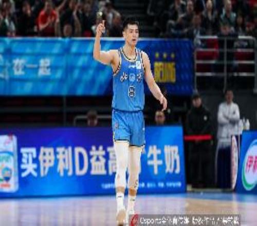 京媒:经三方友好协商方硕新赛季将加盟NBL球队长沙勇胜