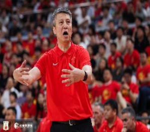 羊城晚报:中国男篮对传切限制不足连续失误和罚球不进险失胜果
