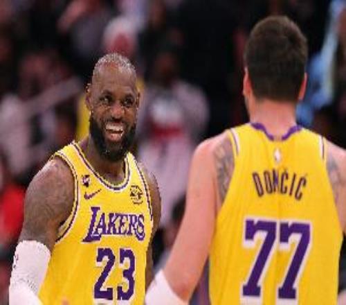 名嘴:詹姆斯前八年从未被五位不同的人和NBA放弃东契奇则相反