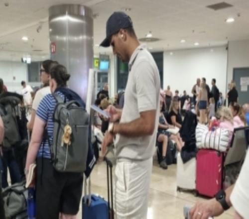 罗马诺社媒晒罗德里乘机照:尽管转会传闻继续,但他仍将返回曼市