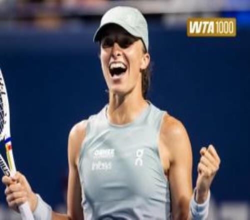 WTA1000多伦多站:斯瓦泰克两盘击败莱巴金娜夺冠斩获生涯第26冠