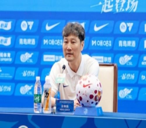 毛毅军:新教练团队跟我们进行了很好的交流,也给了我们一些建议