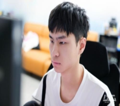 网友质疑Wenbo摔伤真实性BLG官方直接甩出诊断书打破阴谋论