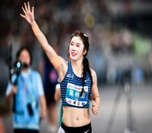 13秒06!吴艳妮预赛排名总成绩第一,晋级全锦赛女子100米栏决赛