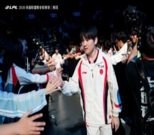 LPL分享TES赛后返图:乘风破浪,势不可挡