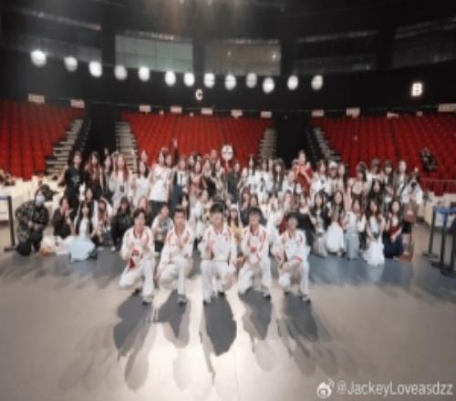 TES选手赛后发文JackeyLove：辛苦大家等我们，很感谢大家