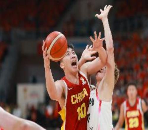 有所调整!王俊杰上半场2中0下半场3中2拿到4分3板1断2帽