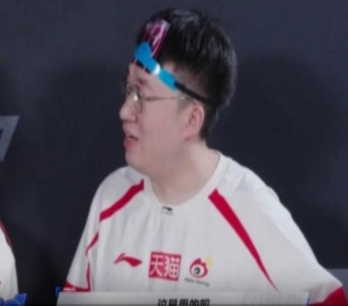 LPL赛事发布选手趣味视频:锁定你的英雄全部猜出则算完成挑战
