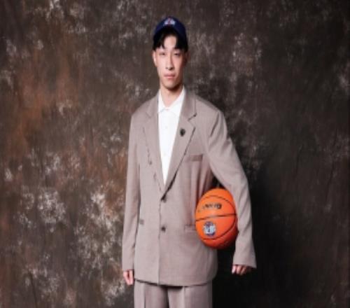 宋昕澔:身体力量要加强希望保持健康不受伤才能在CBA站稳脚跟