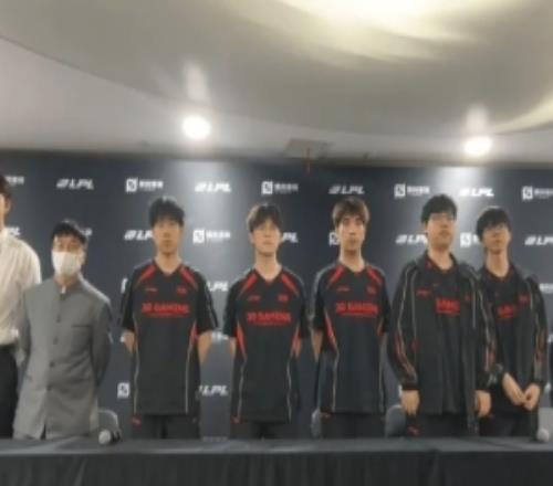 Tabe：目前的JDG，找到適合選手玩的一個陣容還是比較重要的