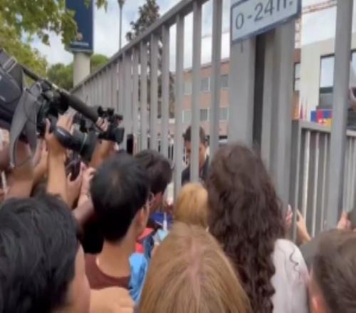 记者：罗德里已与巴萨正式签约，亮相仪式推迟到2300后进行