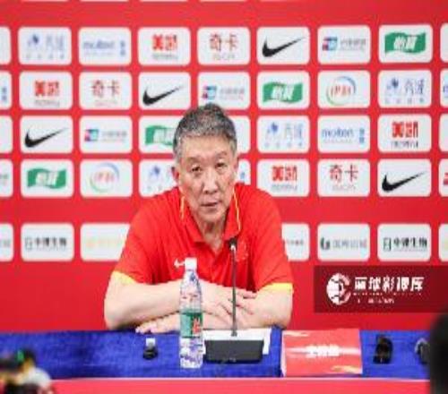 宫鲁鸣：我们必须正视自身短板争取在欧洲拉练期间改善问题