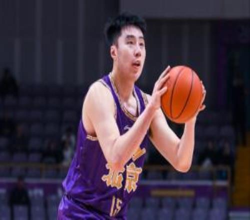 上赛季场均2.3分2板！媒体人：北控内线杜伯超即将租借加盟吉林