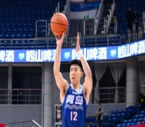 媒體人：青島男籃給了段昂君假期讓他能夠在美國完整訓(xùn)練一個月