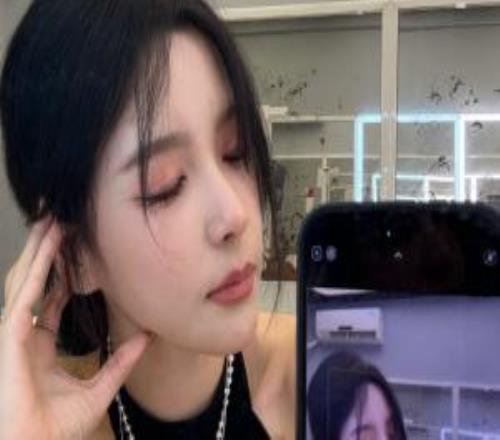 LPL女解說Rita曬照：都沒啥事吧那我發幾張存圖