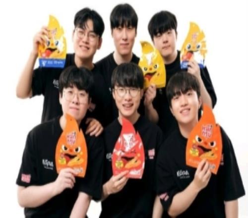 很符合年轻群体了！韩国LOL国家队全员代言泰国魔芋辣条