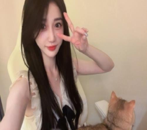 主持人小悠珊珊晒照:七夕快乐呀家人们
