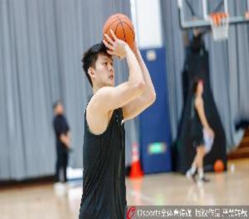 媒体人:前青岛男篮球员孙祥翔加盟NBL贵州猛龙