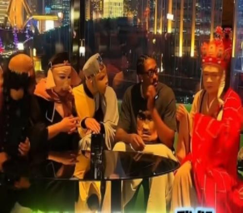 画面太违和了!杰伦威闪现西游群英荟直播间和“唐僧师徒”同框