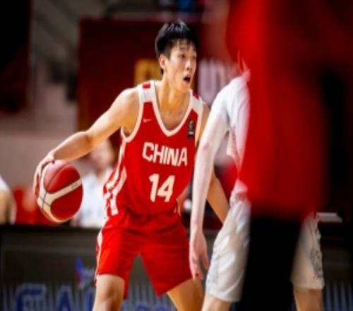 决赛输22板!媒体人:U18男篮亚洲杯多场比赛输篮板问题亟需总结