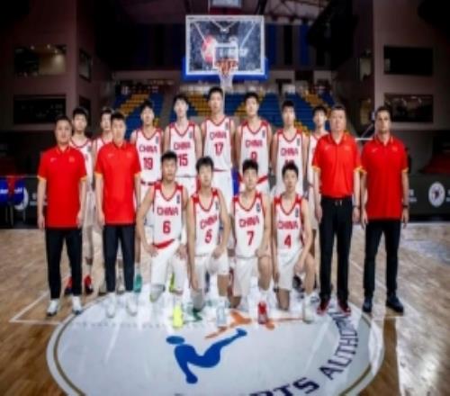 中国篮球之队:中国U18男篮一步一个脚印用实力和拼搏证明了自己